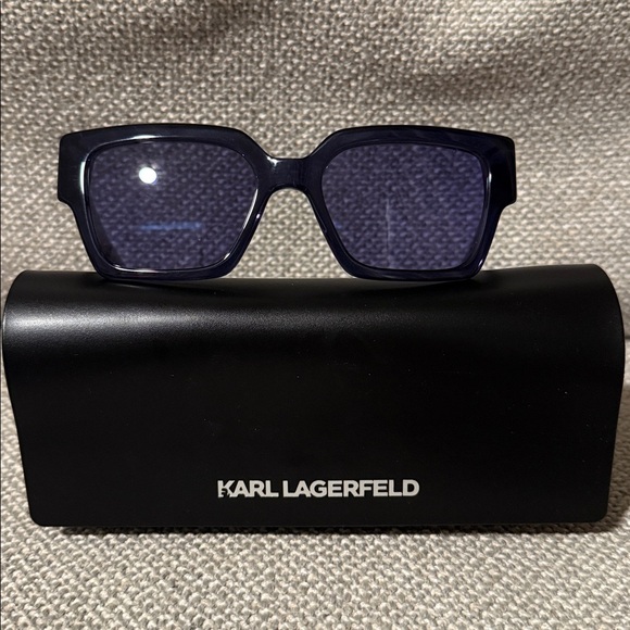 Karl Lagerfeld NEW Navy Sunglasses and Case - Picture 1 of 9